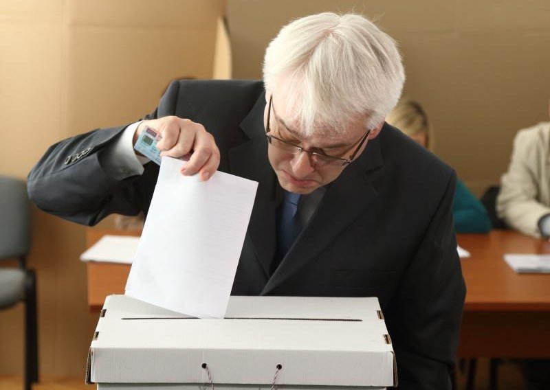 Građani bi najviše glasova dali Josipoviću, druga je Grabar Kitarović