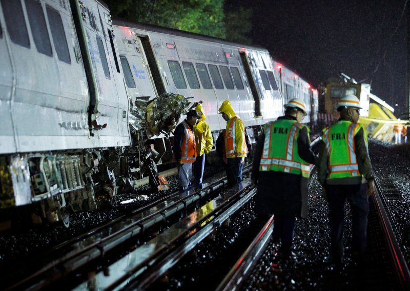 Iskočio vlak u okolici New Yorka, ozlijeđeno najmanje 29 osoba