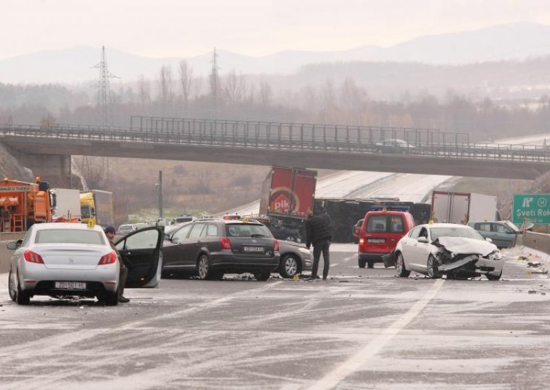 Ponuđene ostavke zbog nesreće na A1