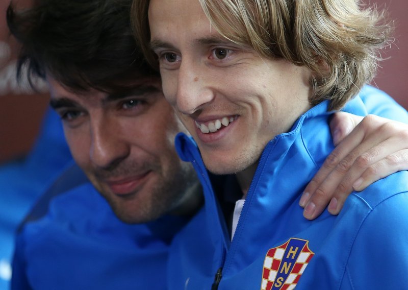 Modrić slavi, pogledajte preslatku Ćorlukinu čestitku