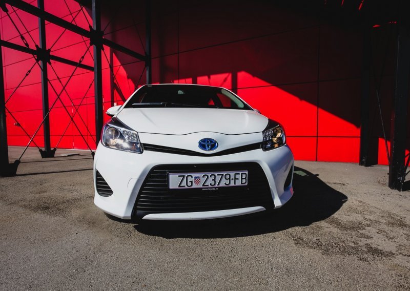 Toyota Yaris Hybrid - kome još treba dizelaš?