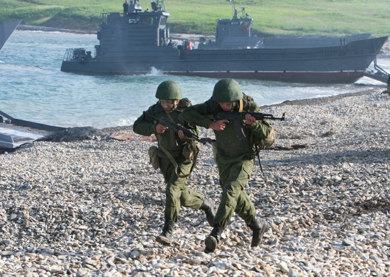 Rusi započeli opsežne vojne vježbe na Krimu