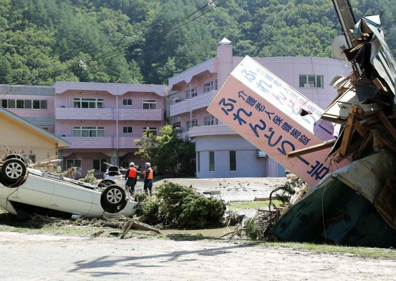 Tajfun Yagi u Kini usmrtio tri osobe, 200.000 evakuiranih