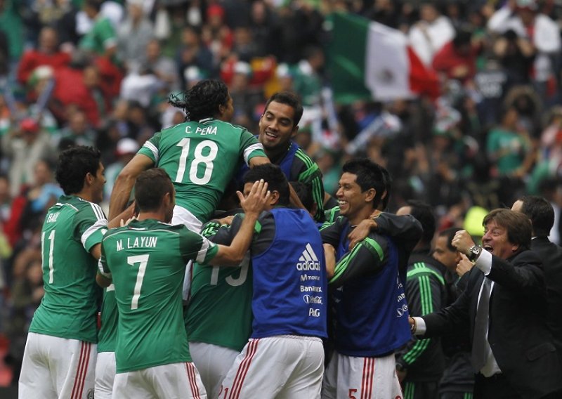 Meksiko razbio Novi Zeland u doigravanju za SP!