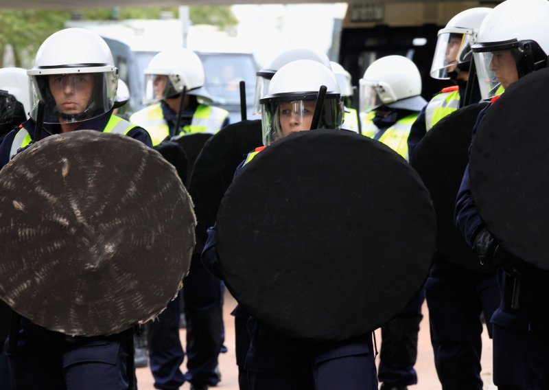 Počela uhićenja Bad Blue Boysa u Eindhovenu