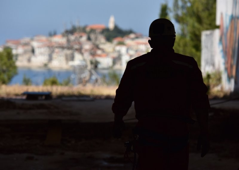 Oprez, stigla je nova vrsta prevaranata pokućaraca