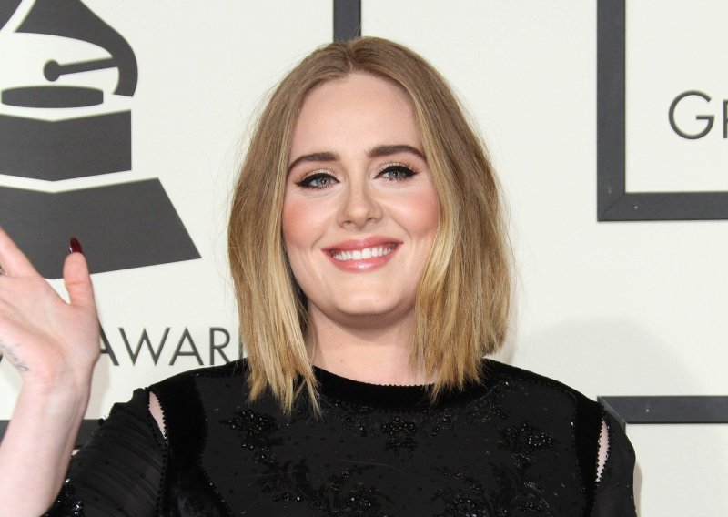 Evo kako diva Adele izgleda bez trunke šminke