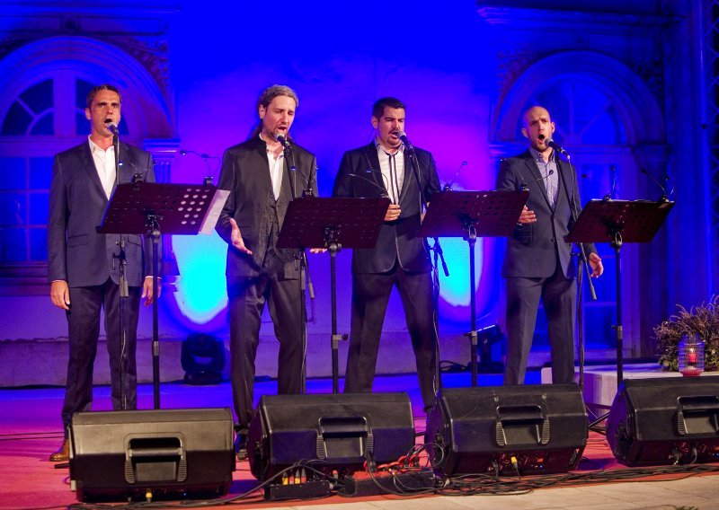 Četiri tenora održala izvrstan koncert u Klovićevim dvorima