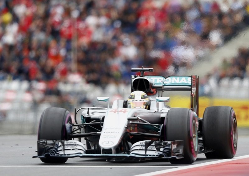 Formula 1: Mercedesima prvi red u Silverstoneu