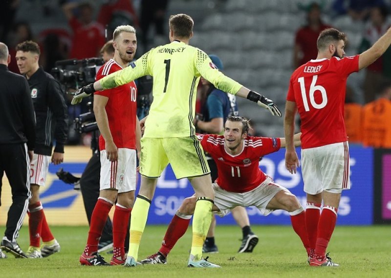 Senzacija Walesa; u debitantskom nastupu stigli do polufinala