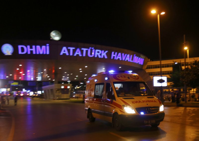 Svijet osuđuje napade na zračnu luku u Istanbulu