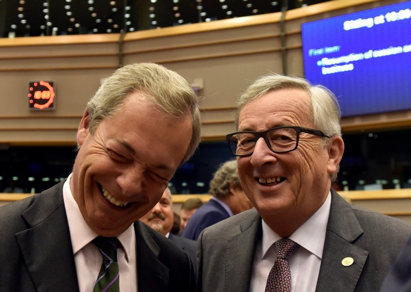 EP rezolutno pozvao UK da odmah pokrene Brexit