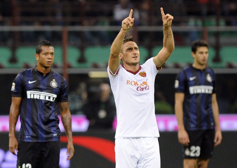 Legenda se ne predaje: Totti srušio Inter na San Siru