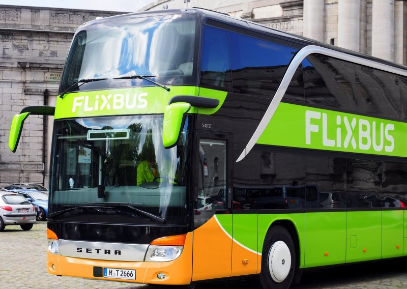 Flixbus otpustio vozača zbog tetovaže povezane s Hitlerom