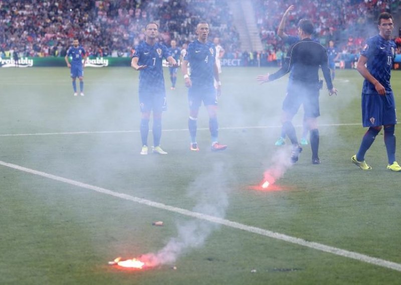 Pogledajte koliko je UEFA ogulila HNS zbog divljanja huligana
