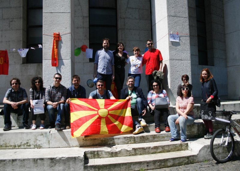 Građanska inicijativa Makedonaca održala satirični prosvjed u Zagrebu