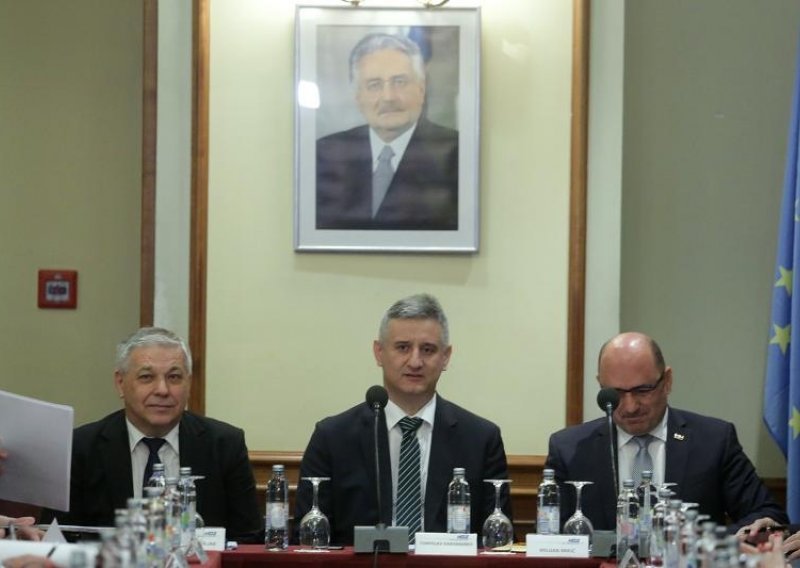 Karamarko: Oporba je obećavala pakao i u paklu će završiti