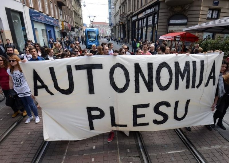 Plesači blokirali Ilicu jer im žele oduzeti autonomiju