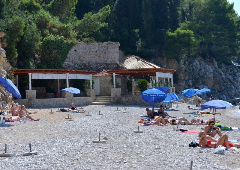 U Dubrovniku inspekcija zatvorila plažni objekt