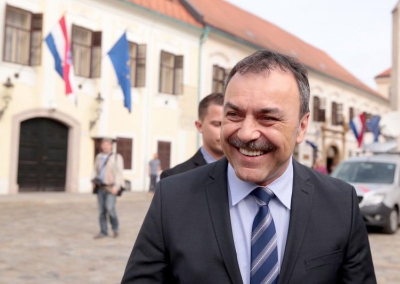 Orepić u Osijeku pustio filmić s Vlade i secirao mentalitet balkanskih grabežljivaca