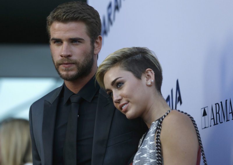 Kakav prekid! Miley i Liam kao prst i nokat