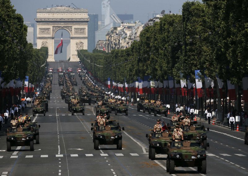 Josipovic, Croatian troops at Bastille Day parade