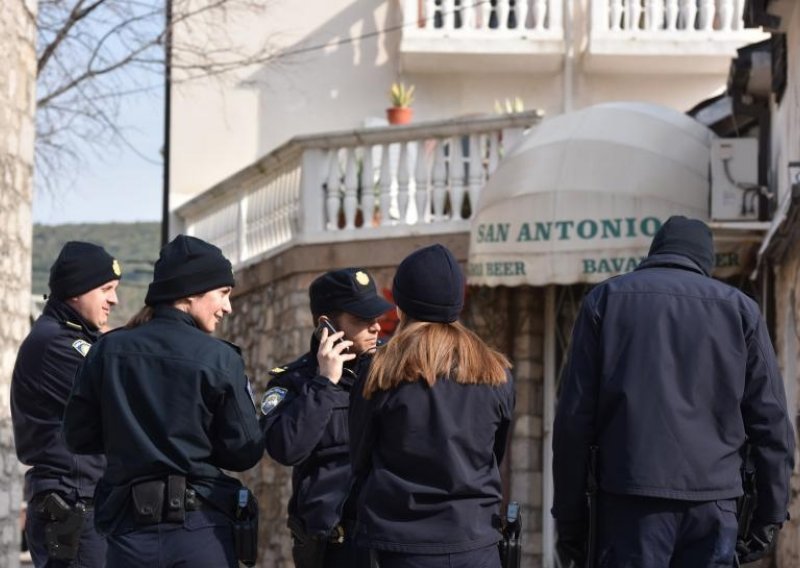 Policija deložira restoran bivše supruge Miše Kovača