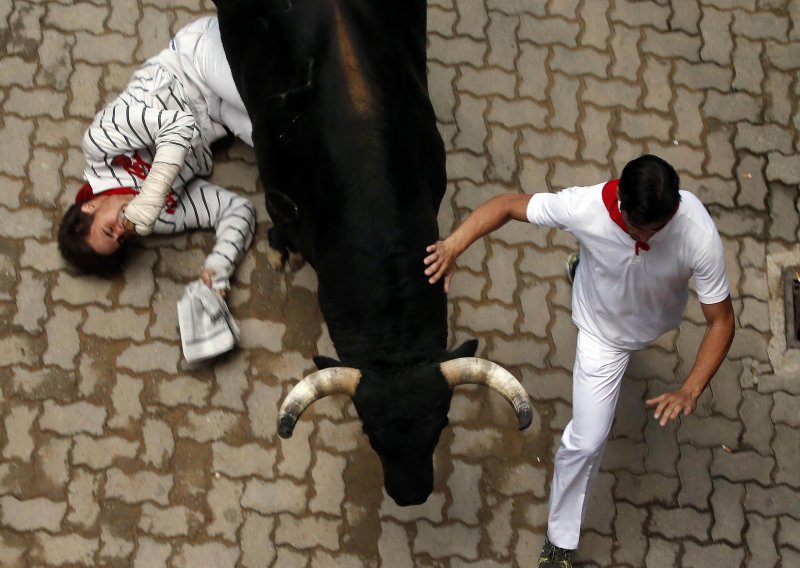 Pamplona: U utrci s bikovima 21 ozlijeđen