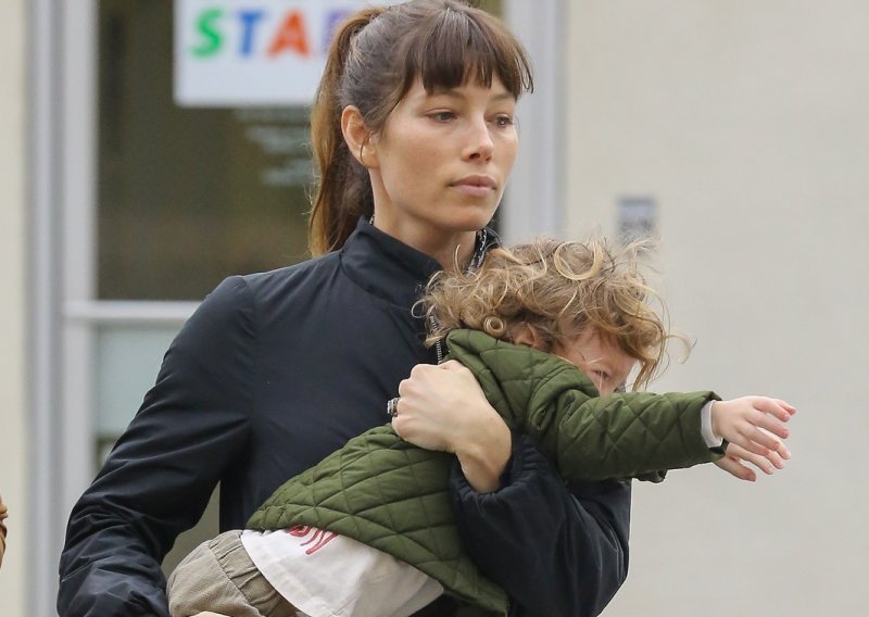 Jessica Biel: Majčinske muke i sinove suze