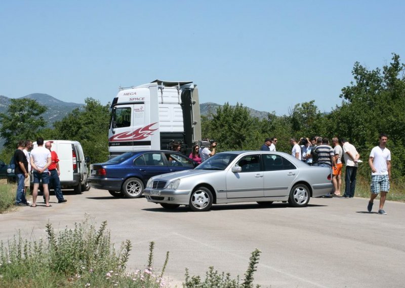 Hercegovci blokirali granicu
