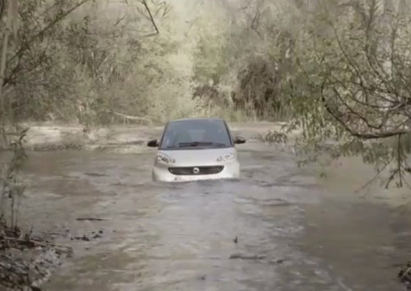 Smart je jednostavno pušiona na off roadu…