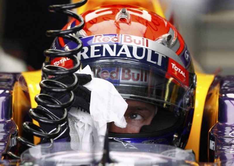 Vettelu pole-position, Bottas senzacionalno treći