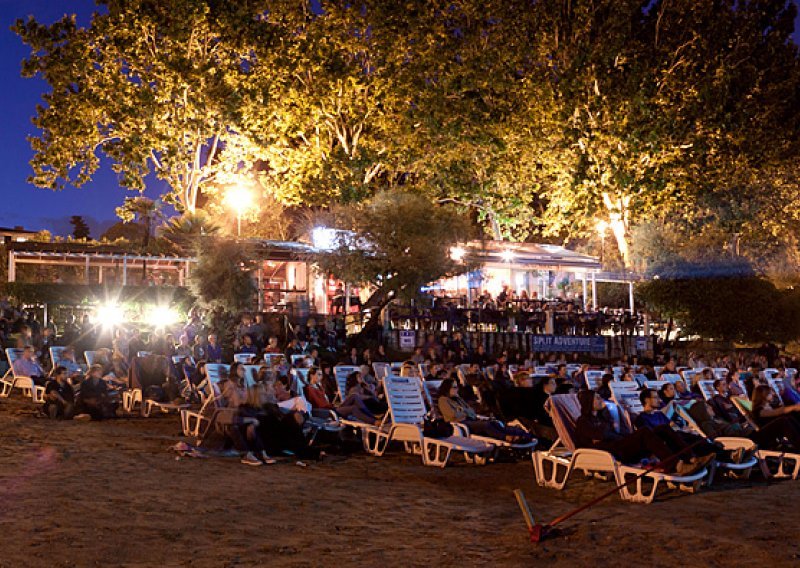 Nevrijeme nije omelo kino na plaži Bačvice