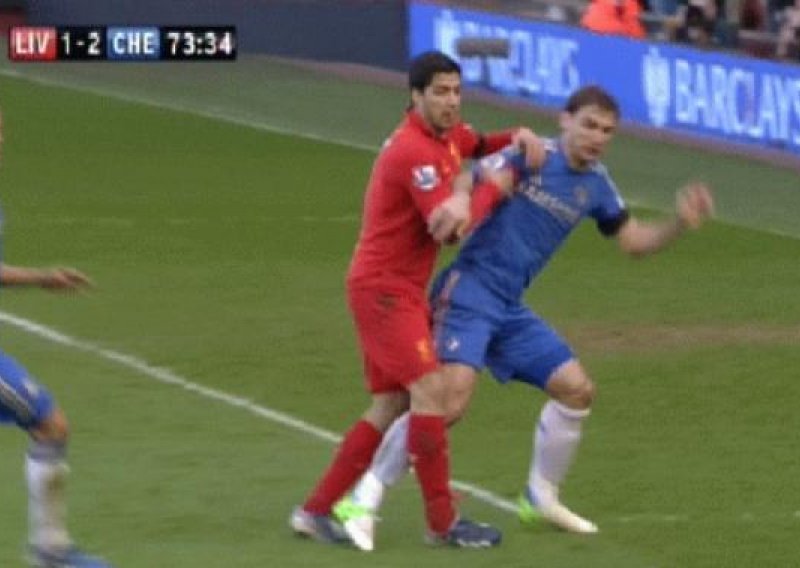 Suarez ugrizao Ivanovića pa šokirao Chelsea u 96. minuti!