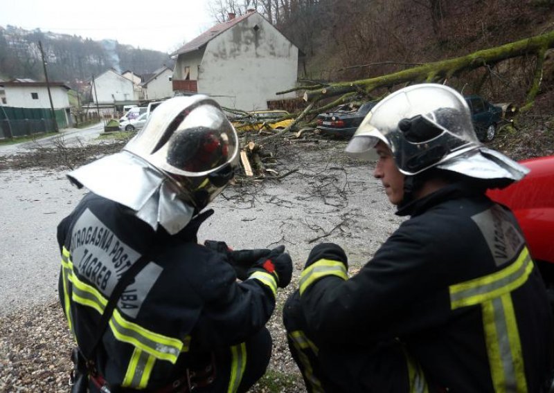 Klizište na Dubravkinom putu prijeti parkiralištu