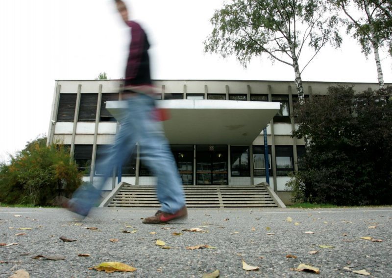 Druga strana priče učenika koji je kolegi smrskao lice