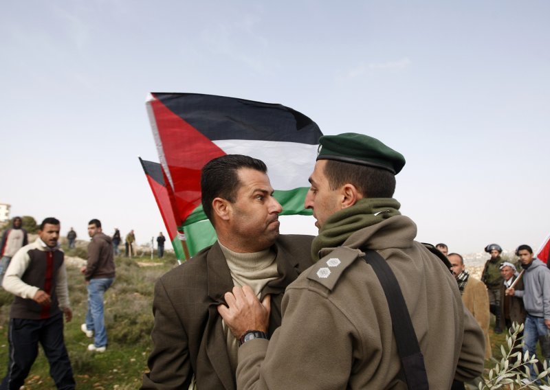 Izraelske snage sukobile se s palestinskim prosvjednicima