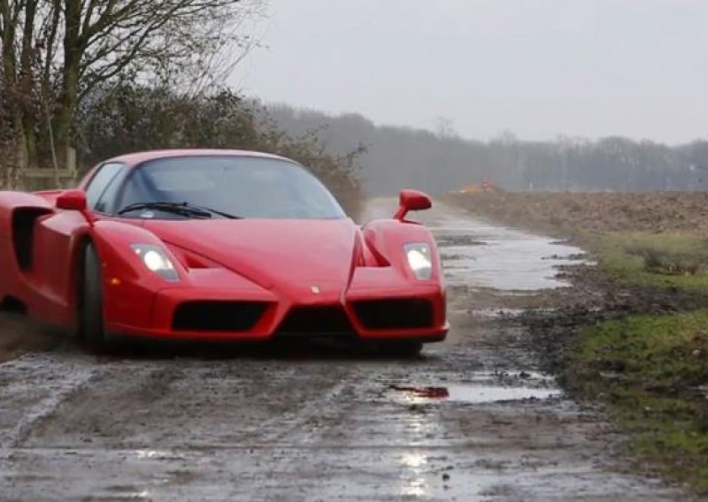 Milijun eura vrijednim Ferrari Enzom po blatu i rupama