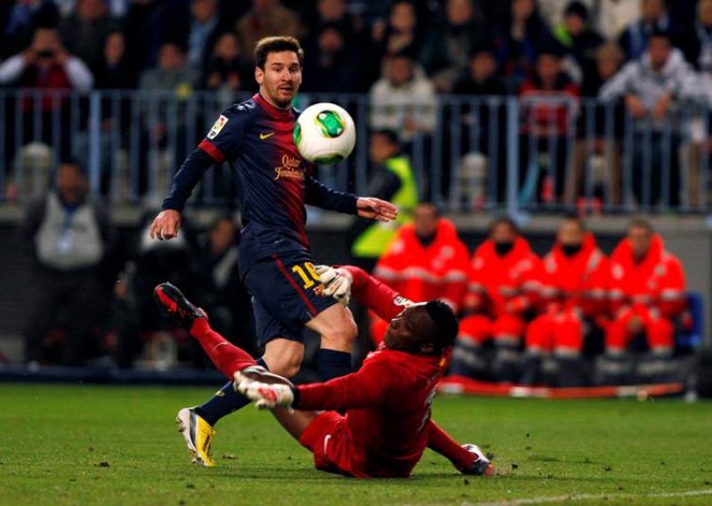 Messi glavom dotukao Malagu, Barca ide na Real