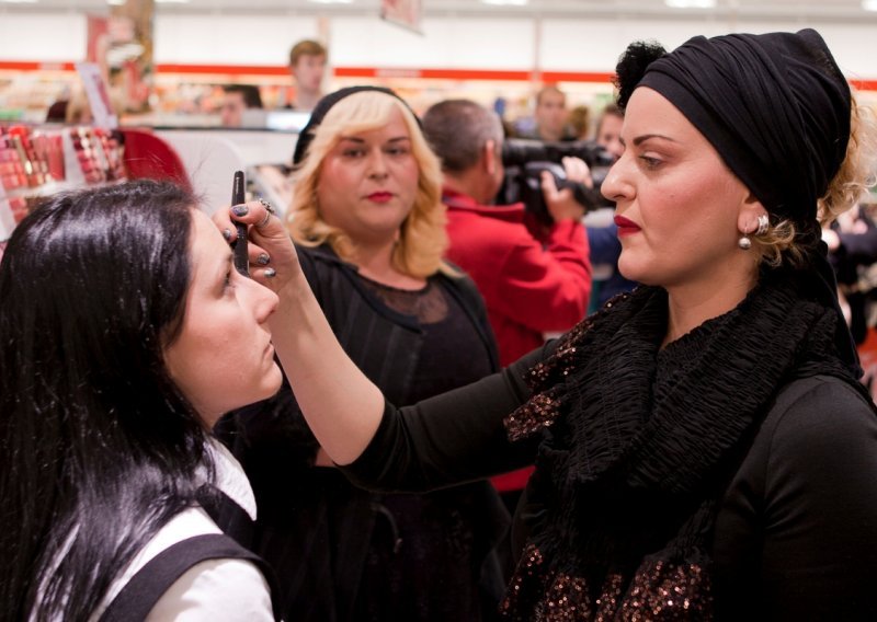 Djevojke uživale u Illamasqua beauty proizvodima