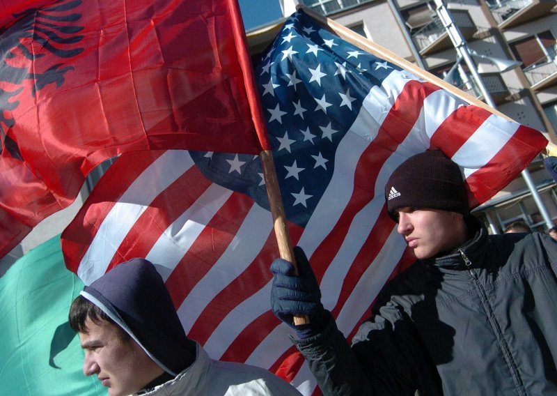 SAD upozorava: Oprez, mogući su napadi na Kosovu