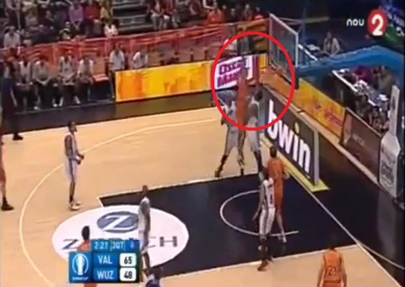 Srpski košarkaš strašnim zakucavanjem oduševio komentatora