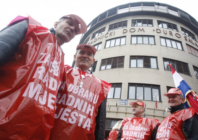 Union federations hold protest in Zagreb