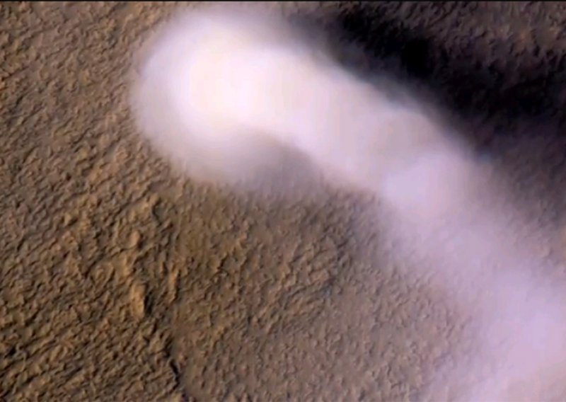 Pješčani vragovi poharali Marsov rover
