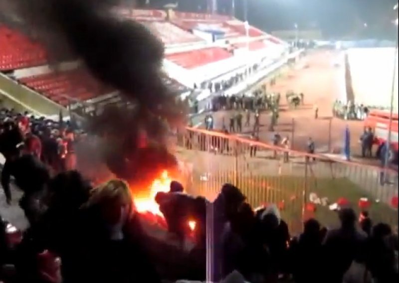 Huligani palili stadion Bilićeve momčadi