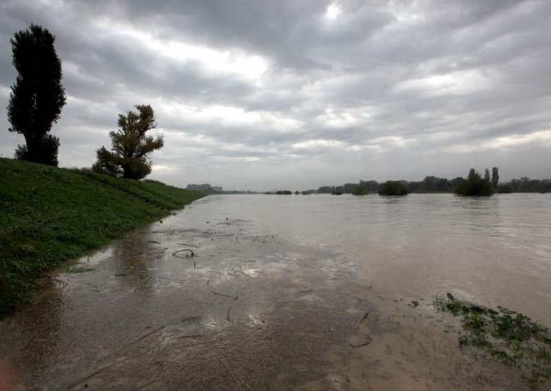 Poplave pogodile istočnu Europe, dvije osobe poginule