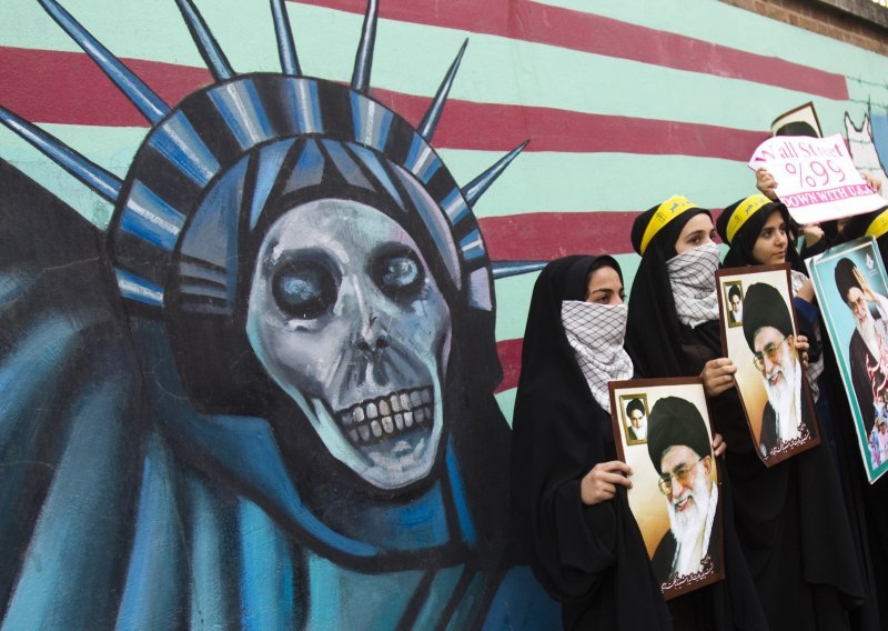 Tisuće u Teheranu žele 'Smrt Americi'