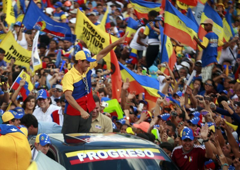Stotine tisuća Caprilesovih pristaša na mitingu