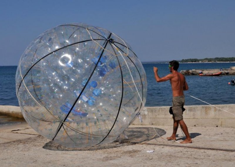 Ispred autokampa Puntižela utopio se Irac