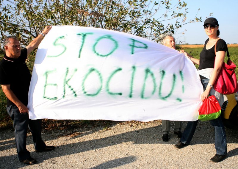 'Zbog smrada zatvaramo prozore, glodavci nam ulaze u dvorišta'